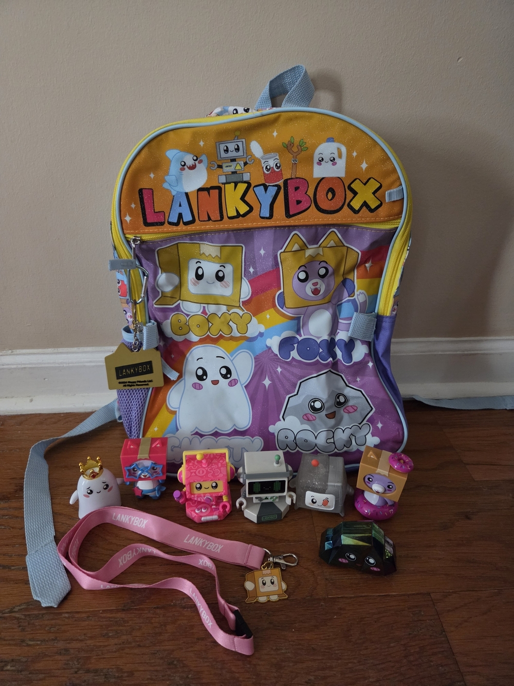 Lankbox Backpack, 7 Toy Figures 1 Lanyard With Charm & Hat Toys